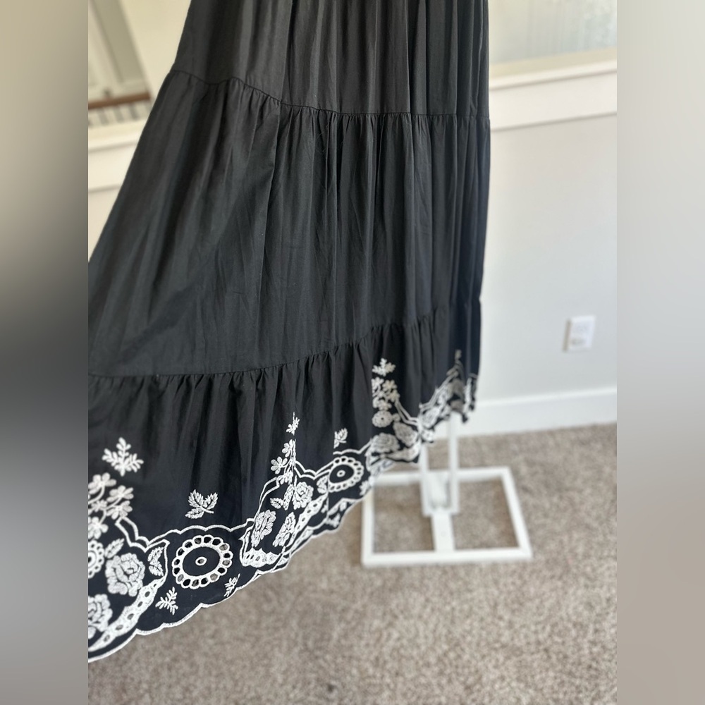 Zara black poplin embroidered midi dress with elastic cross back straps - Picture 9 of 11